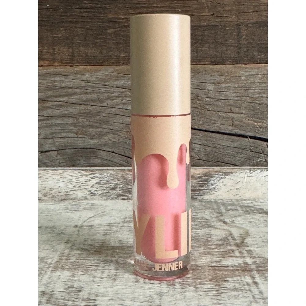 Clinique tropical includes